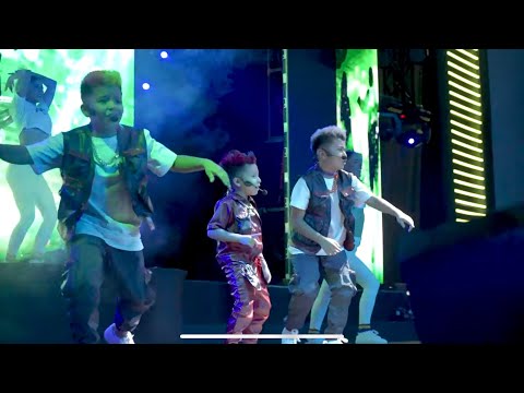 PICUS BAILA CONMIGO (VIVO) EN SU PRIMER SHOW!