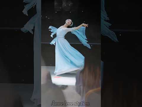 Beautiful Chinese Drama Girl Dance on Stage 💫⭐| Chinese Dance Performance #Shorts #shortsfeed
