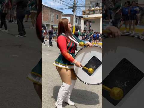 Bombista Pau on the top❇️❤️ #bastoneras #desfile #baile