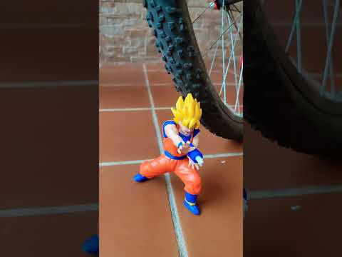 EL MINION *SE HUMILLA* con GOKU 😅