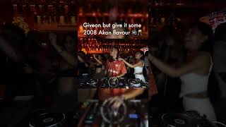 Giveon on some Y2K ish 🔂