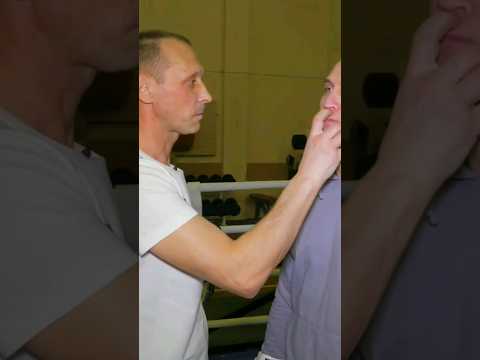 Удар в подбородок тухнет свет#shorts