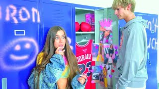 Pumasok si Diana sa locker ng boyfriend niya? Niloloko ba ng boyfriend niya ang girlfriend niya?