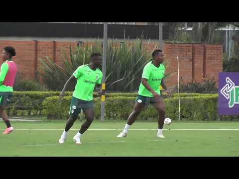 PRÁCTICA DE FÚTBOL EN EL #EntrenamientoDelVerde PREVIO AL JUEGO VS Alianza...