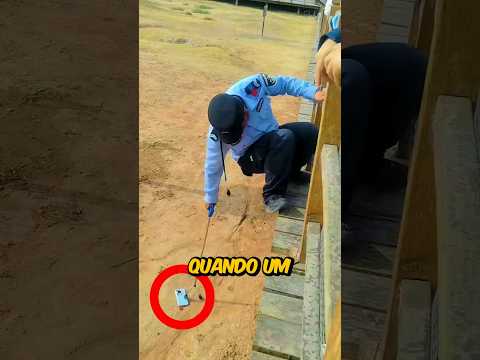 Por Que ELE Não APENAS Desce E PEGA?