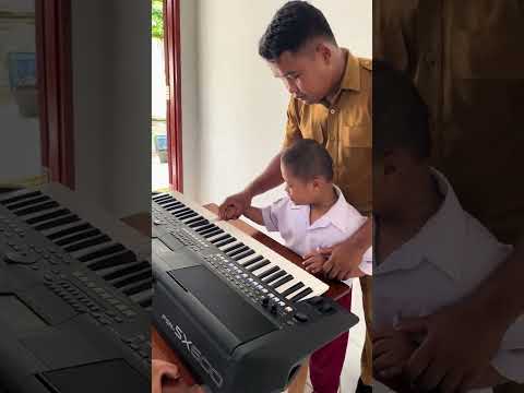 Keseruan Tingkah Bahagia Anak Istimewa Lucu Bisa Main Keyboard #shortsviral #special #disability