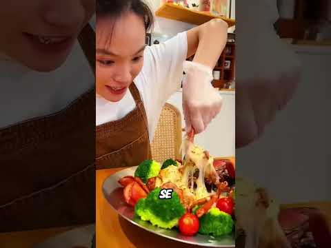 ¡Sheru se devoró la deliciosa langosta de mamá!❤️😂#shorts