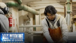 Max Working - Max nelle vesti di falegname