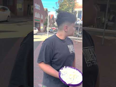 fremder person torte ins gesicht schmeißen.. #shorts