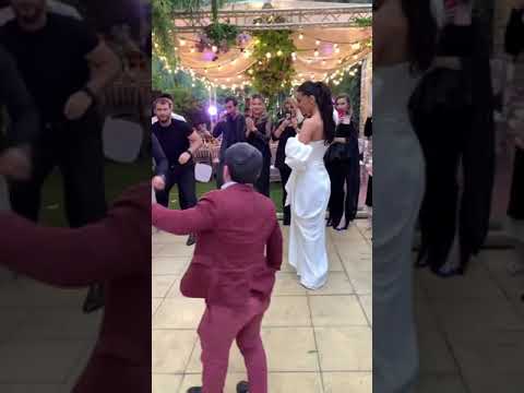 حبيبه قصير م ذوي الاحتياجات شوفو شلون تزوجه ويرقصون 💃💃💃💃💃💃💃😍