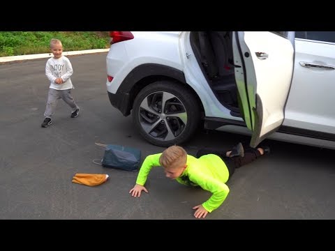 Выпал из машины...Тише смешно. I fell out of the car ... I was almost late ...