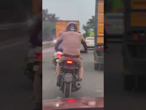പൊലീസിന് എന്തും ആകാം  #rameffect #news #asianet #viralvideo #viralshorts #policetraffic