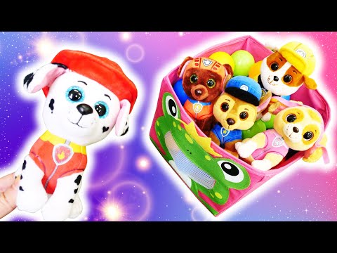 La Patrulla Canina juega al escondite. Juguetes de Paw Patrol. Videos para niños pequeños