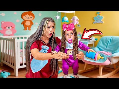 LAYRA VIROU UMA BEBÊ E A LARISSA TEVE QUE CUIDAR DELA!
