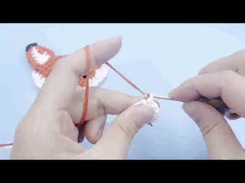 Thao Linh shows how to knit a fox part 5