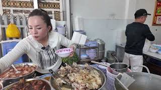 Chị gái xinh đẹp một tay làm 22 món ăn cực nhanh tay 4 nhân viên làm không lại I Phong Du Kí