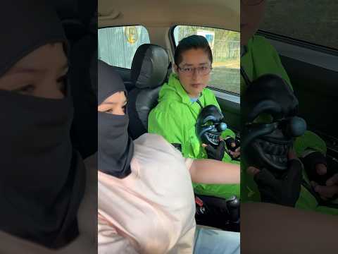 Mi gallito Miguelito bailando con sus amigas 😂