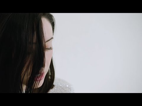 Elohim - &quot;Broken Face&quot; (Official Music Video)