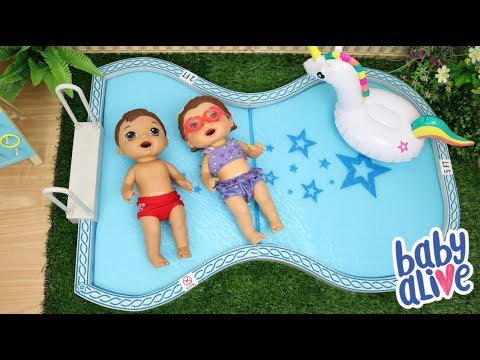BABY ALIVE GÊMEOS LAURINHA E FELIPINHO FORAM PRA PISCINA