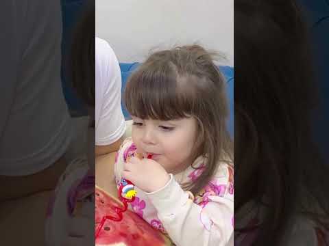 أفضل طريقة لأقناع الطفل بشرب الدواء 😂😂♥️ #اكسبلور #لايك