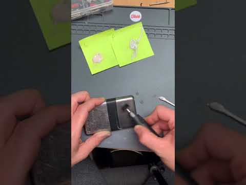 Refurbishing an iPod Classic #Shorts #Apple #PhoenRepair