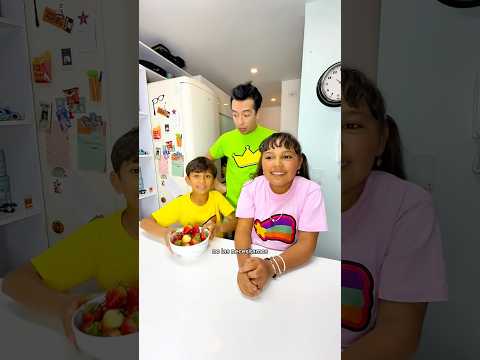 Le Quitamos Todas las Frutas a Tomy en su Cumpleaรฑos ๐