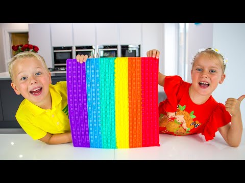 Gaby and Alex play RAINBOW POP IT Challenge. Video for kids