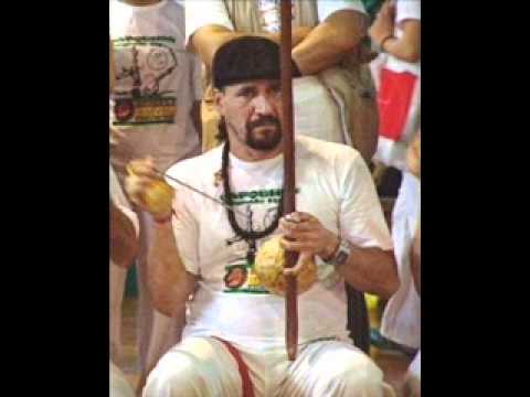 Capoeira Me Leva de Mestre Toni Vargas Letra y Video