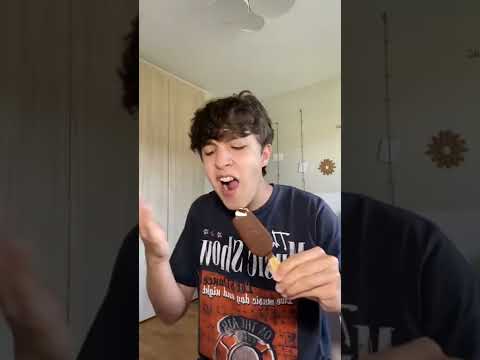 Yo vs. Mi madre comiendo un helado