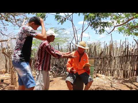 Seu Mané chora por causa da Dona Duceu.