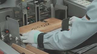 大切な思い出を一冊に。フォトブック工場のものづくり／富士フイルム