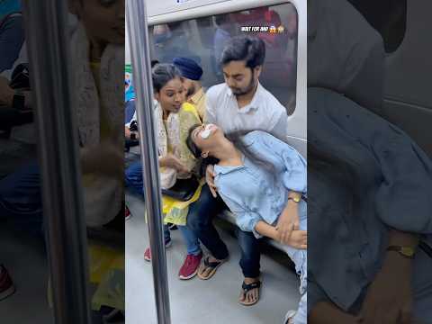 Bap r metro me ho gya inno prank😱#prank#trending#shorts #viralvideo#youtubeshorts #funny#sanamprank