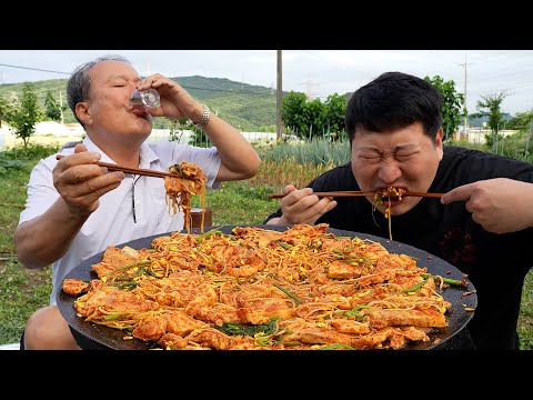 콩나물 푸짐하게 얹은 삼겹살콩나물찜! 고소하고 아삭한 조합! (Steamed pork belly & bean sprouts) 요리&먹방!! - Mukbang eating show