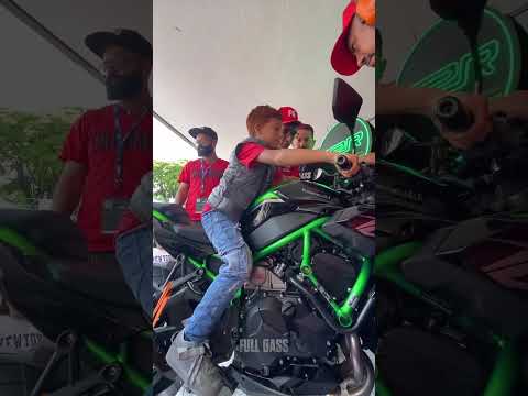 Acelerando las motos de mr stiven🔥 #fullgass #erixonarias #motorcycle #bike #mrstiven #mrstiventc
