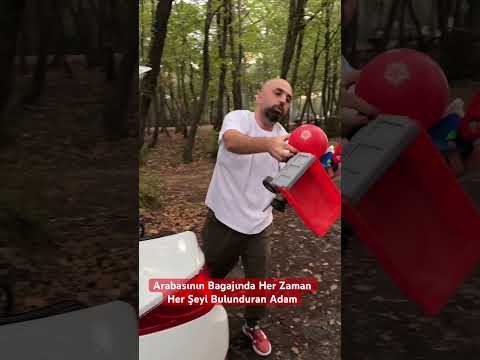 Arabasının Bagajında Her Zaman Her Şeyi Bulunduran Adam