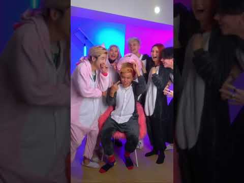 What happened at the end? 😆 #tiktok #challenge #dreamteamhouse