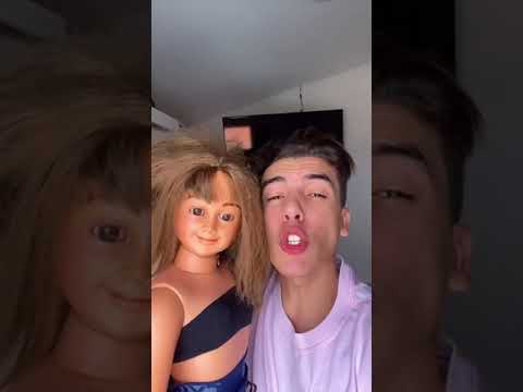 Coloquei um pircing em casa na minha filha