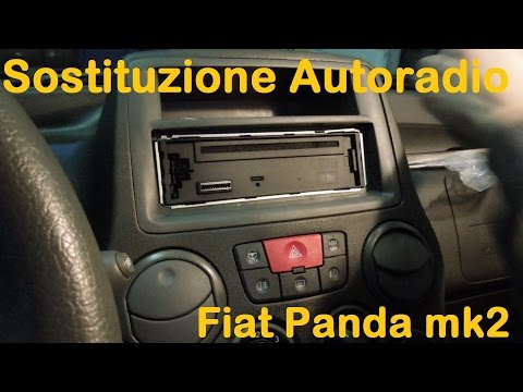 Come smontare l'autoradio della Fiat Panda