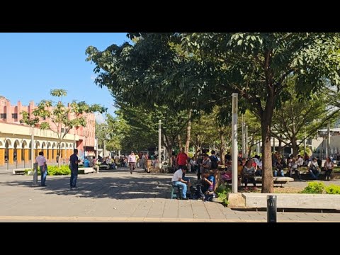 VEAMOS EL AMBIENTE EN PLAZA LIBERTAD ESTE DOMINGO 19 ENERO