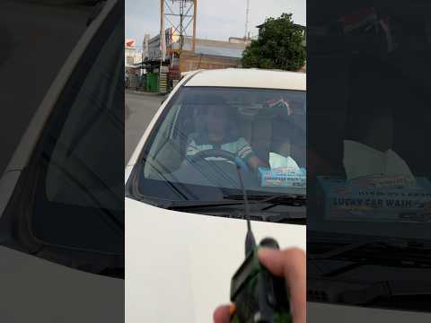 Orang b0d0h! Gayagayan naik mobil gatau aturan rambu #medankali #ngeshortsbareng