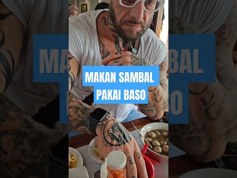 Bule Makan Sambal Pakai Baso #injoenesia
