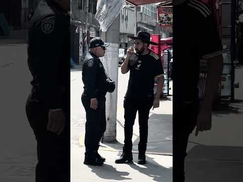 Broma a policía termina mal 😂😅