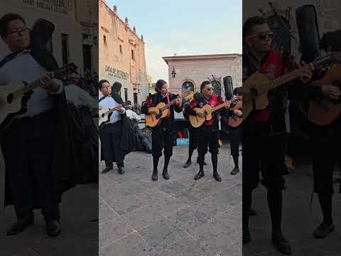 Serenata por el centro de Morelia,bonita callejoneada