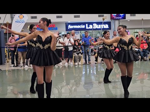 Cachiporristas de SARAGOZA MUSIC BAND 💃 Competencia de Cachiporras Plaza Merliot 2024 ✨