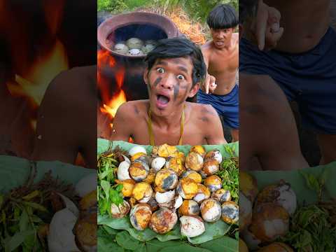 Wilderness Eggstravaganza: Unleashing Jungle Cooking Magic in Seconds! 🌿🍳 #Shorts #SurvivalMagic