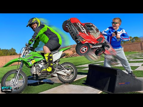 HIGH SPEED RACE! WHO WILL WIN? Motorcycle vs Electric RC Super Truck Offroad Race!