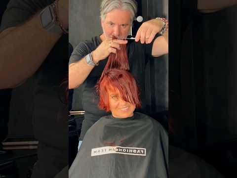 Cambio look 🤩 Un taglio corto color cioccolato Cosa ne pensate? Fatemi sapere nei commenti