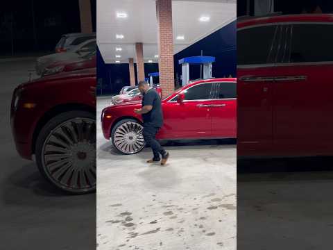 Gassin Up the Rolls Royce Ghost on 28’s DUB Floaters