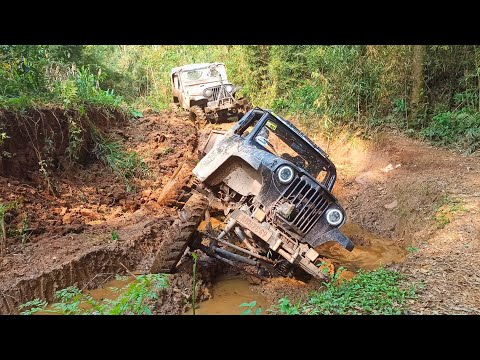 Trilheiros da Fazenda Rio grande Amigos 4x4 - Recebi a turma para acelerar em Campo Magro TRILHA TOP