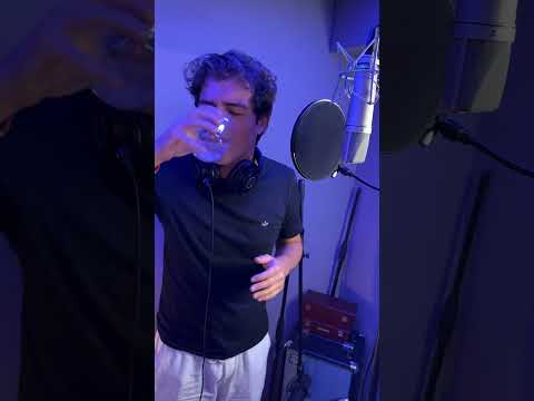 Tommycassi non riusciva a cantare